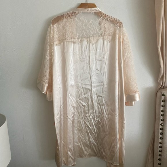 Mentionables Satin & Eyelash Lace Robe - Picture 3 of 3